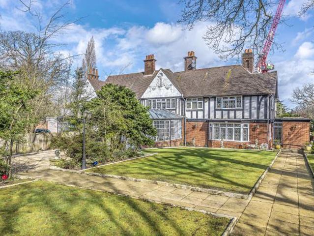 6 bedroom semi detached house for sale