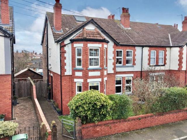 6 bedroom semi detached house for sale
