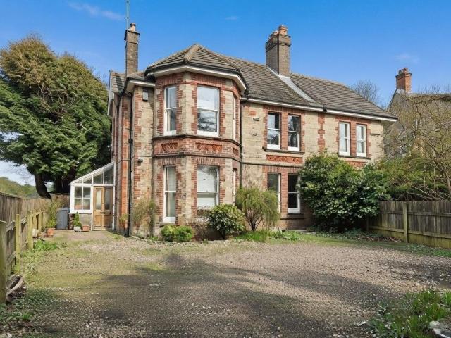 6 bedroom semi detached house for sale
