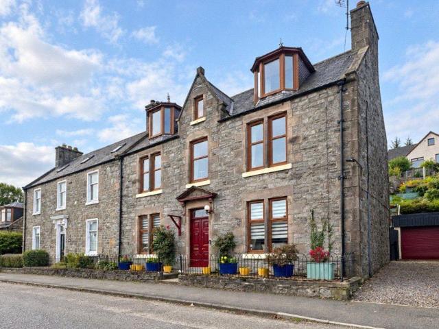 6 bedroom semi detached house for sale