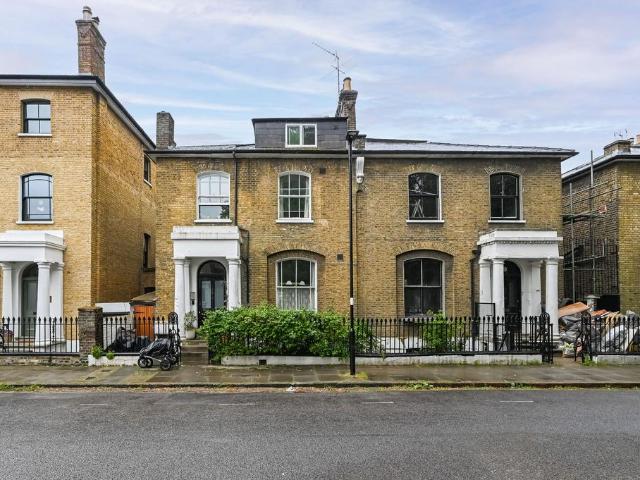6 bedroom semi detached house for sale