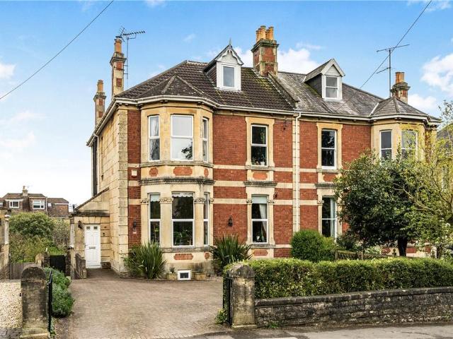 6 bedroom semi detached house for sale