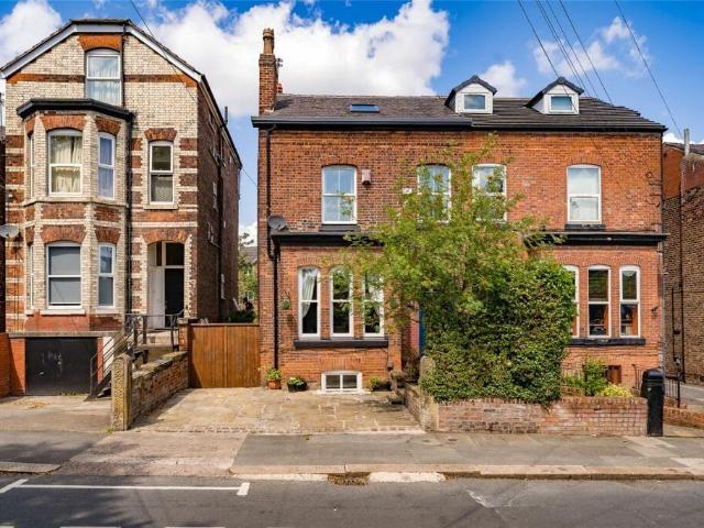 6 bedroom semi detached house for sale