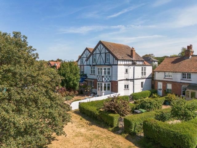 6 bedroom semi detached house for sale