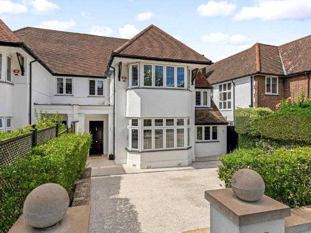 6 bedroom semi detached house for sale