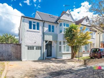 6 bedroom semi detached house for sale