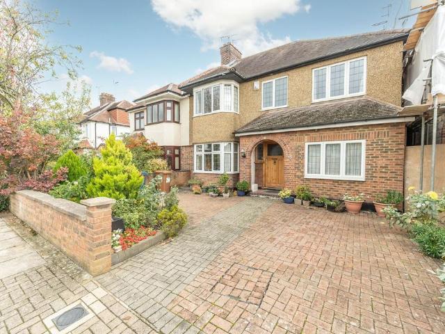 6 bedroom semi detached house for sale