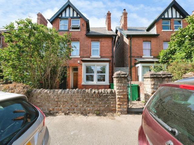 6 bedroom semi detached house for sale