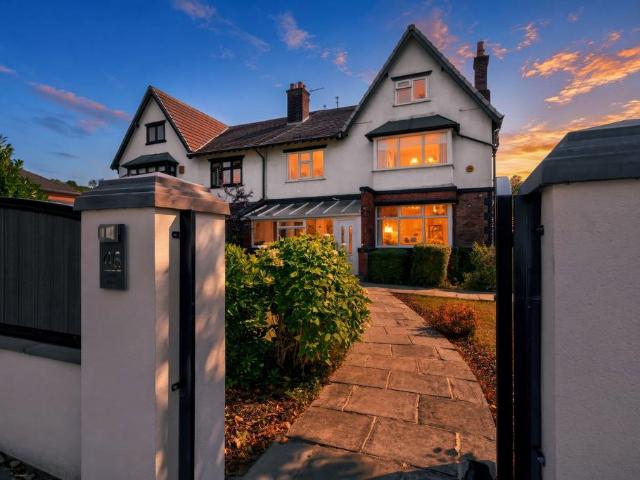 6 bedroom house for sale