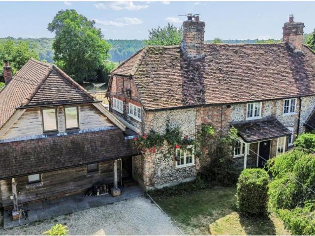6 bedroom semi detached house for sale