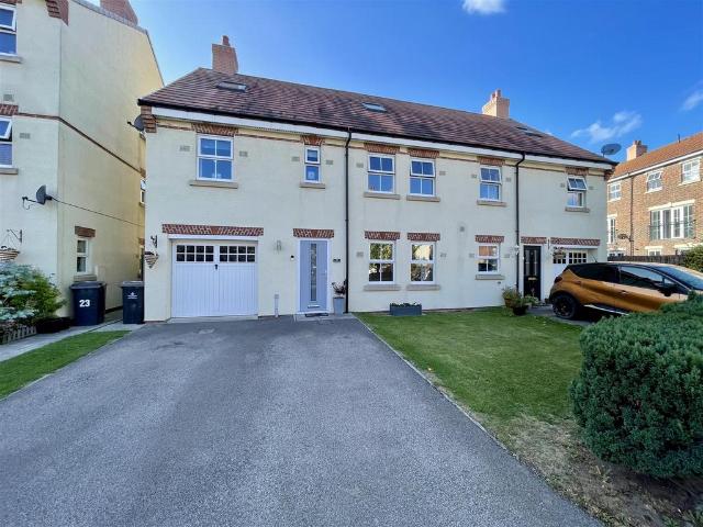 6 bedroom semi detached house for sale