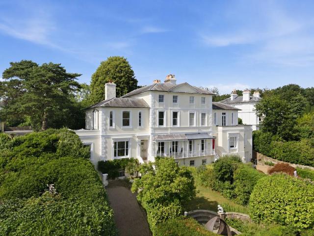 6 bedroom semi detached house for sale
