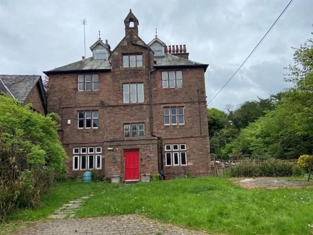6 bedroom semi detached house for sale