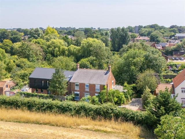 6 bedroom semi detached house for sale