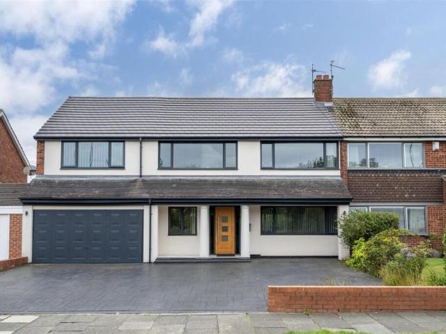 6 bedroom semi detached house for sale