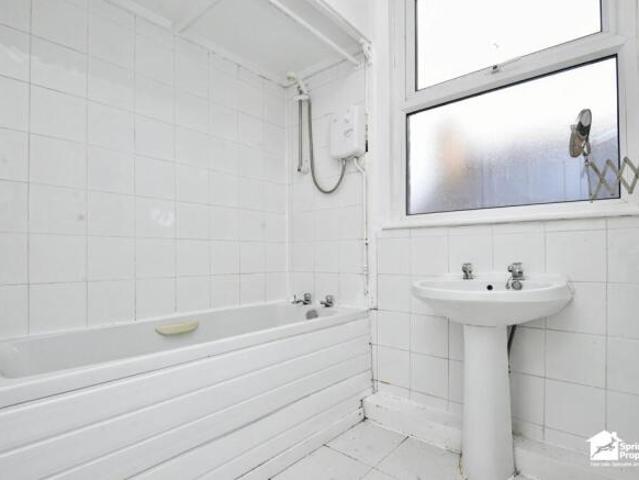6 bedroom semi detached house for sale in Premier Road, Forest Fields, Nottingham, Nottinghamshire, NG7