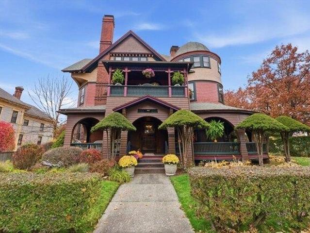 6 bedroom, Springfield MA 01109 105350258