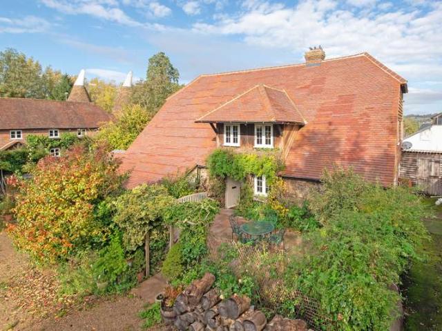 6 Bedroom Studio Flat