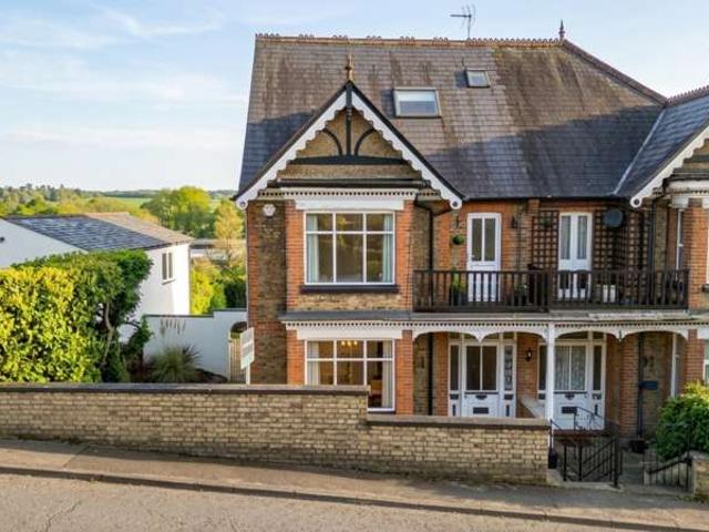6 Bedroom Studio Flat