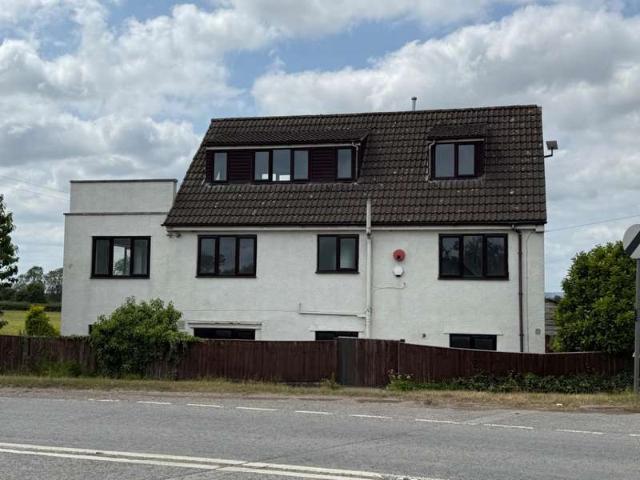 6 Bedroom Studio Flat