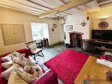 6 bedroom stone house to rent