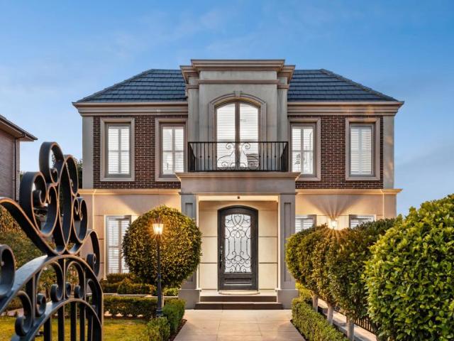 6 Bedroom House Strathmore VIC 102766515