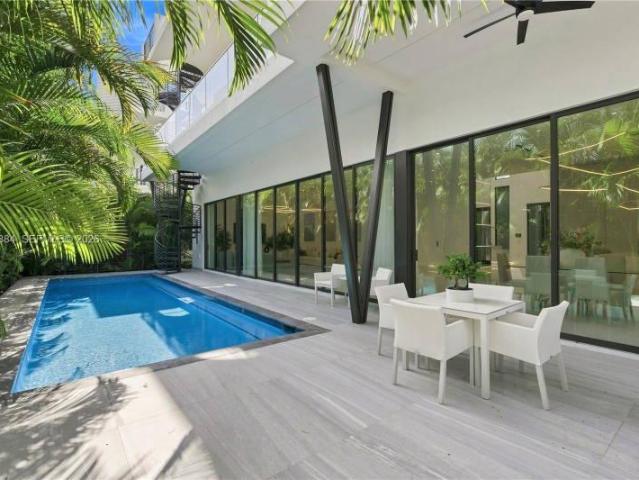 6 bedroom, Sunny Isles Beach FL 33160 106246285