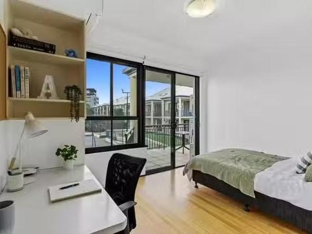 6 Bedroom Superior