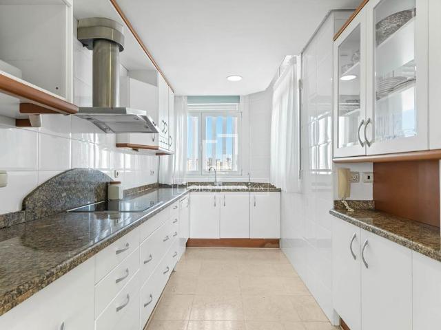 6 Bedroom penthouse with 250m² terrace for rent in Cabo de las Huertas