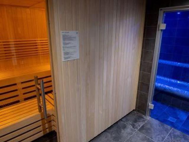 6 bedroom private hall to rent