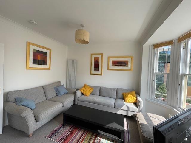 6 bedroom private hall to rent