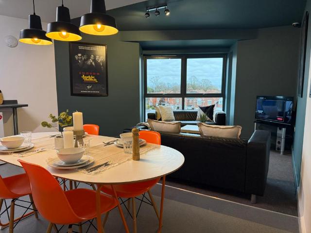 6 bedroom private halls to rent