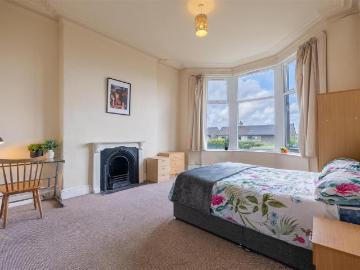 6 bedroom private halls to rent