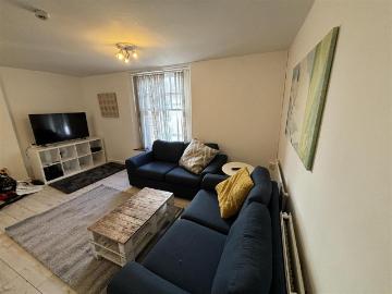 6 bedroom private halls to rent