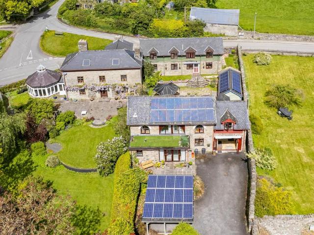 6 bedroom property for sale