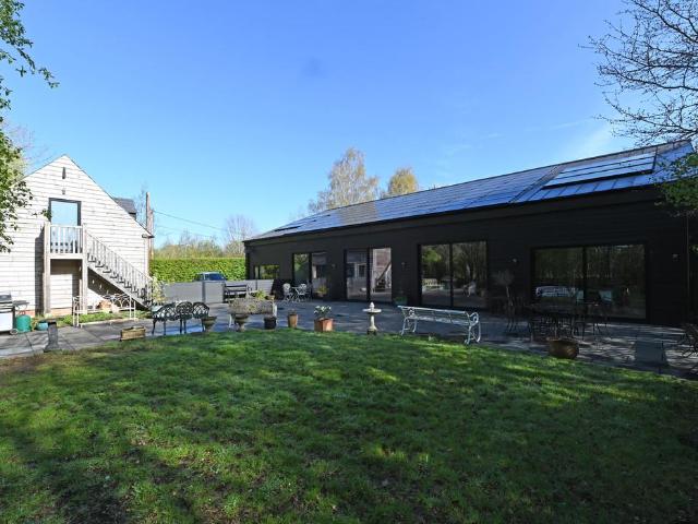 6 bedroom property for sale