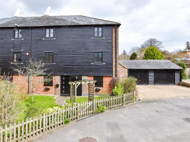 6 bedroom property for sale