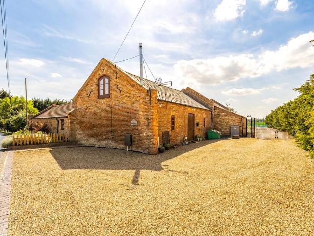 6 bedroom property for sale