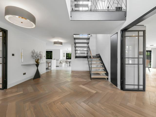 6 bedroom property in Parklands Drive, London, N3 £12,000 pcm | Chestertons