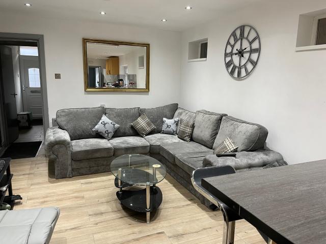 6 bedroom property to let in 267 HEELEY ROAD £768 pw