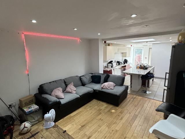 6 bedroom property to let in 208 DAWLISH ROAD £708 pw