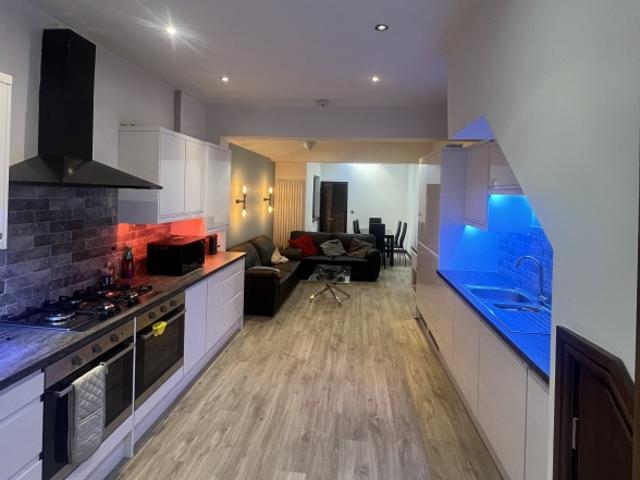 6 bedroom property to let in 32 Exeter Road £762 pw