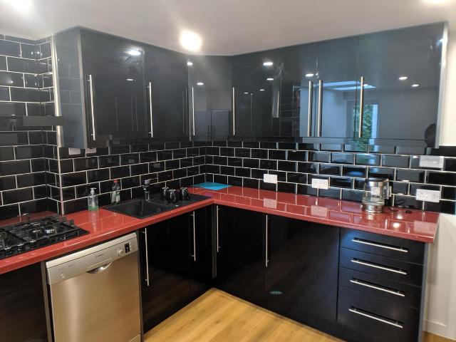 6 bedroom property to let in 6 NORTH ROAD BILLS INC. £852 pw