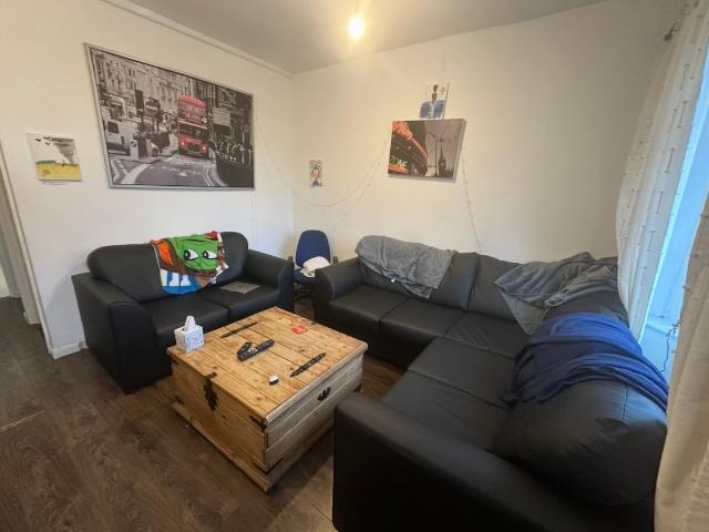 6 bedroom property to let in 8 SCHOOL TERRACE £648 pw