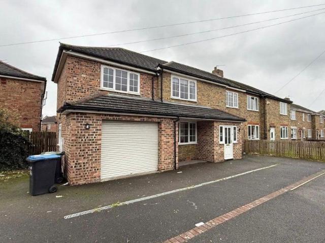 6 bedroom Property To Let
