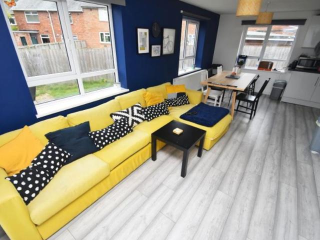 6 bedroom Property To Let