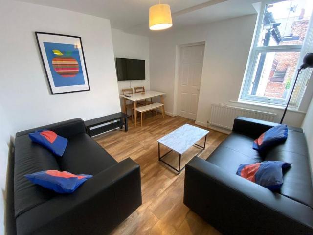6 bedroom property to rent