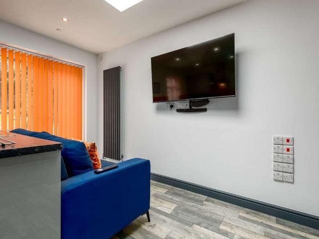 6 bedroom property to rent