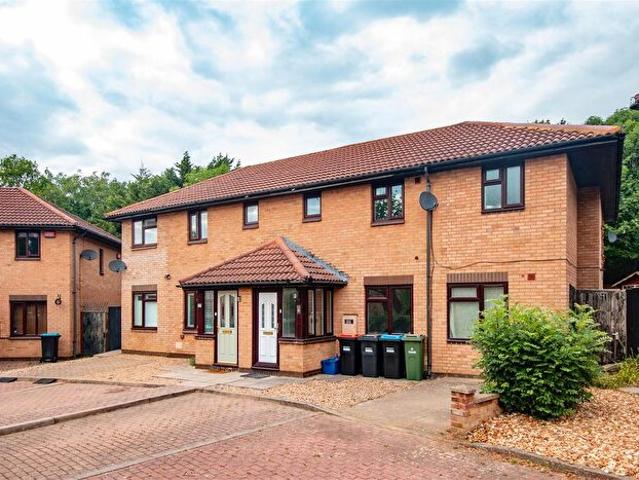6 Bedroom Property To Rent In Pomander Crescent, Walnut Tree, Milton Keynes, MK7