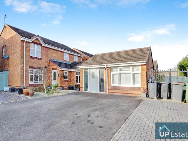 6 bedroom property to rent on Bermuda Road, Nuneaton